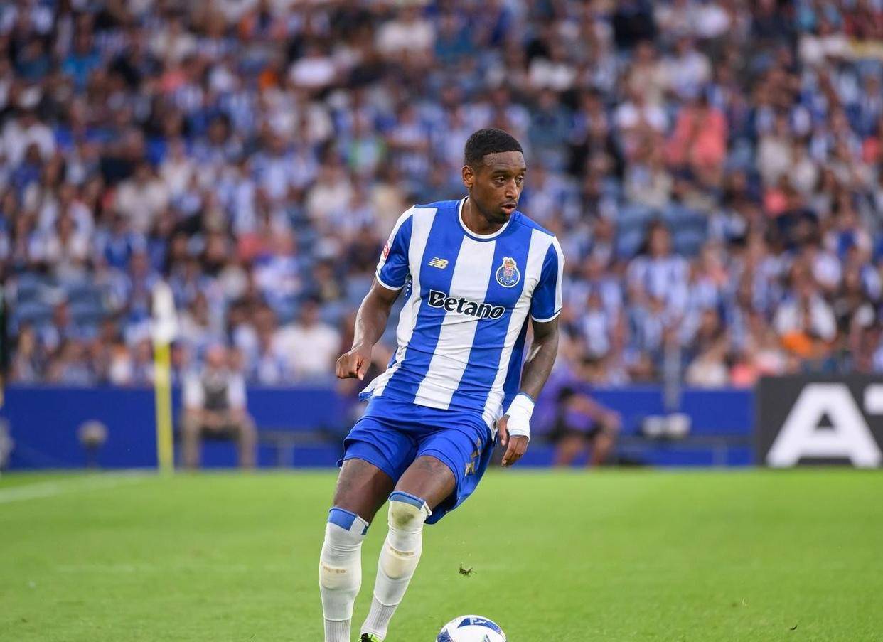 一站式娱乐平台关于赛后葡超焦点战，AC米兰队长鼓劲，球迷炸锅，轮换策略成焦点的信息