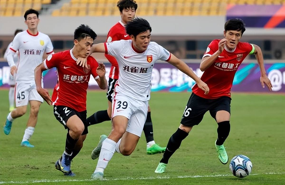 一站式娱乐平台武汉三镇迎亚冠关键赛，冲刺阶段迎来里程碑，球迷炸锅，资深球员宣示担当的简单介绍