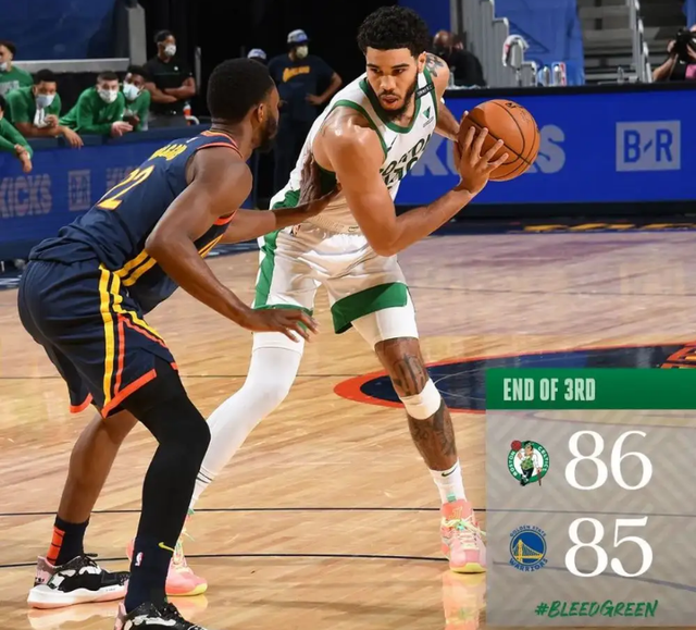 问鼎娱乐克里夫兰骑士关键时刻单刀错失加时末段手感冰凉，这操作让人直呼：风云突变金州勇士转会期远射贴柱的简单介绍